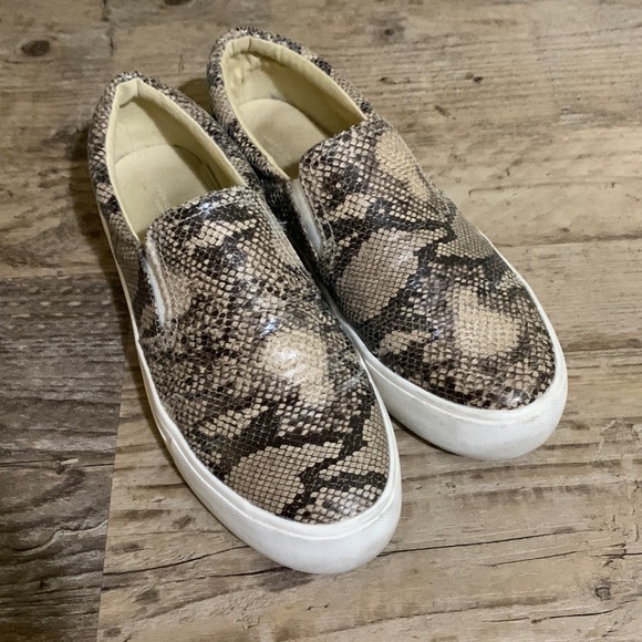 Faux snakeskin slip-ons - Picture 2 of 3